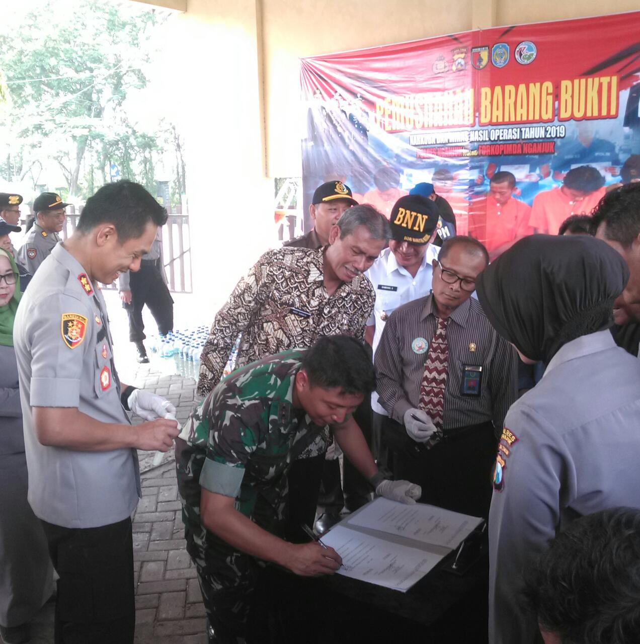 Pemusnahan BB Narkoba dan Miras Hasil Operasi 2019