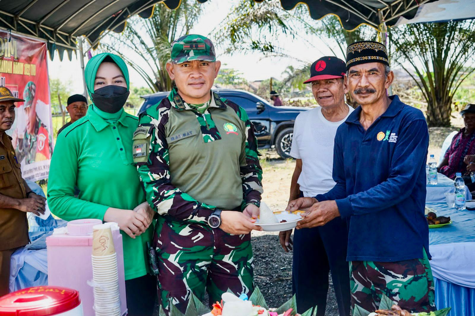 Dukung Ketahanan Pangan, Dandim 1022/Tnb Panen Raya Bersama Pok Tani Bina Makmur