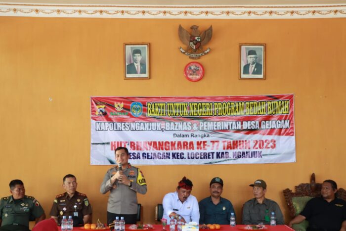 Peletakan Batu Pertama Program Bedah Rumah Dalam Rangka HUT Bhayangkara ke-77 tahun 2023, Polres Nganjuk Gandeng BASNAZ dan Pemdes Setempat