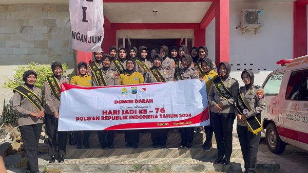 Polwan Polres Nganjuk Donorkan Darah dalam Rangka HUT ke-76, Wujud Nyata Kepedulian Kemanusiaan