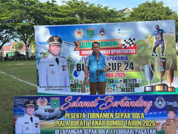 Turnamen Bola Bupati Cup 2024 Dibuka, Bupati Tanbu Ajak Junjung Sportivitas