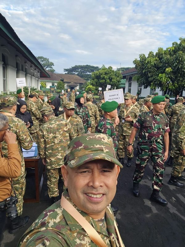 Intip Wabup Tanbu Ikuti Retreat di Akmil Magelang, Tampil Gagah Dengan Seragam Militer