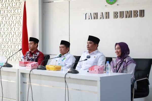 Bupati Andi Rudi Latif Buka Rapat Kerja LPTQ