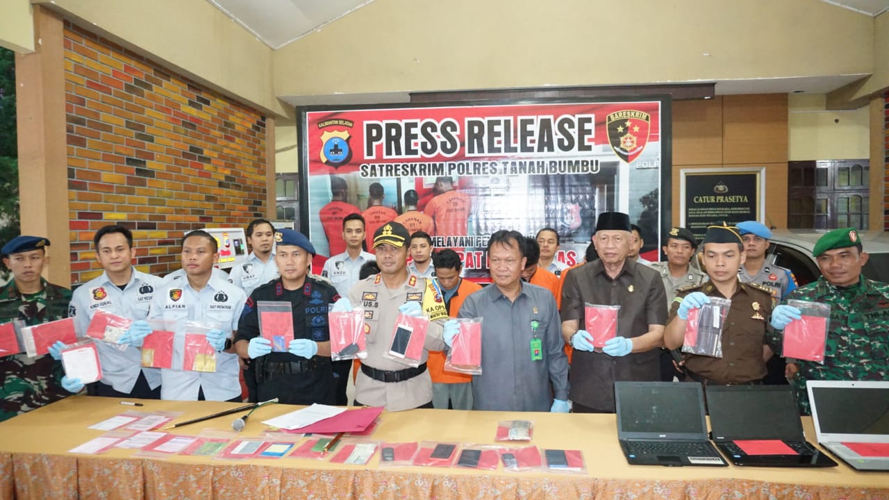 Kawanan Penipu On Line di Bekuk Satreskrim Polres Tanbu