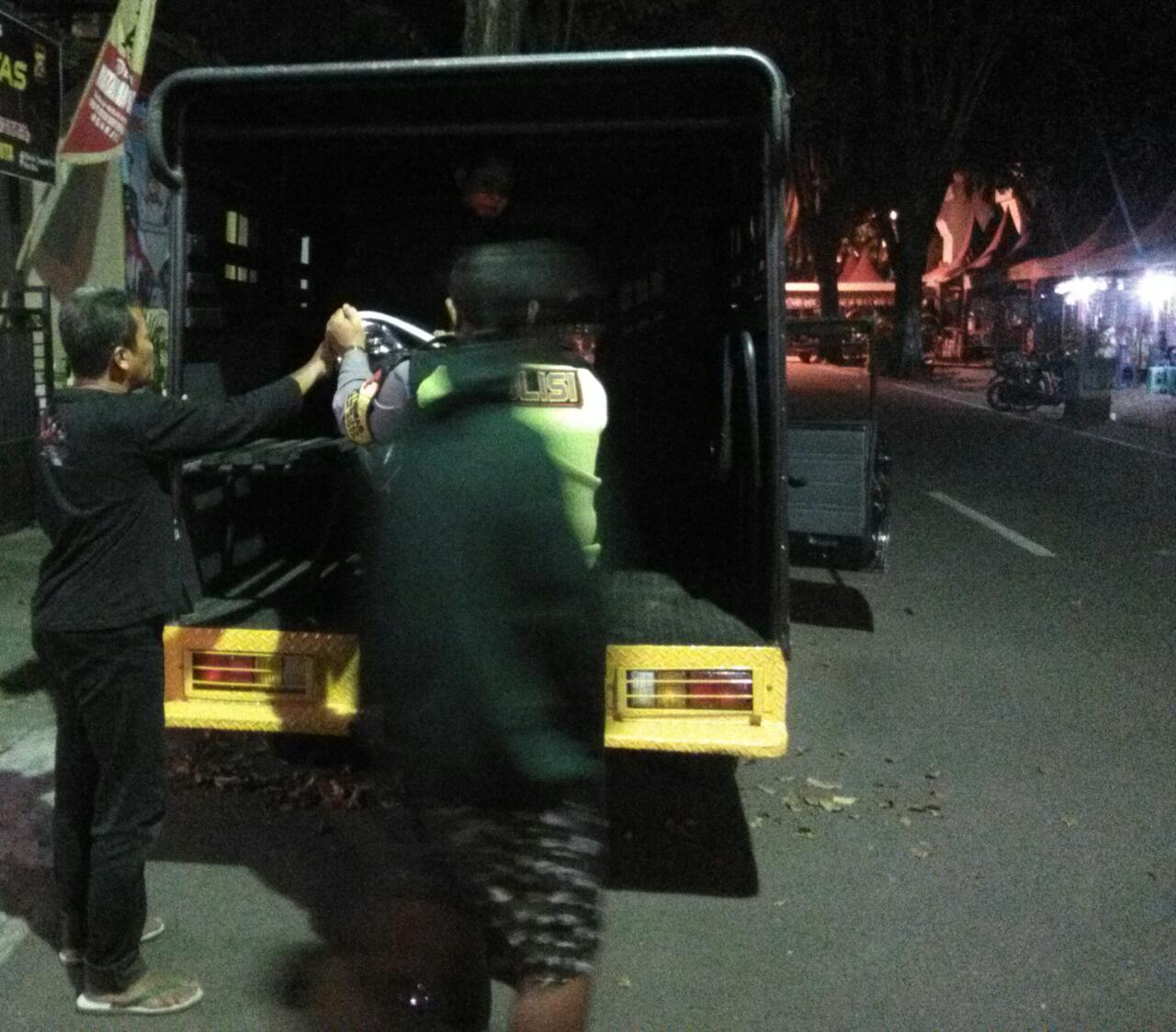 Menyalip Tanpa Isyarat Menyebabkan Pengendara Lain Tewas di RS