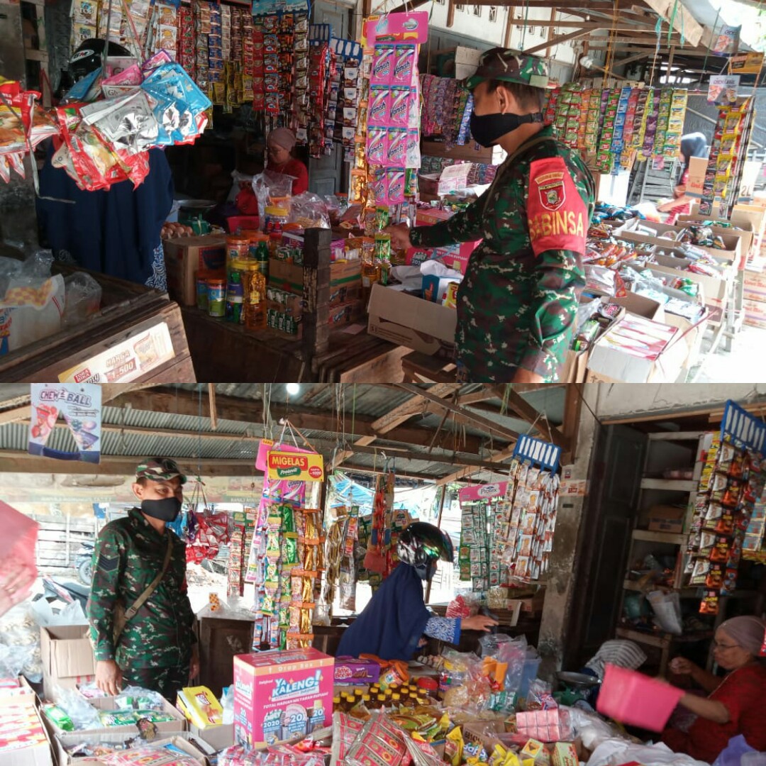 Babinsa Pantai Hambawang Cek Harga Sembako di Pasar Tradisional