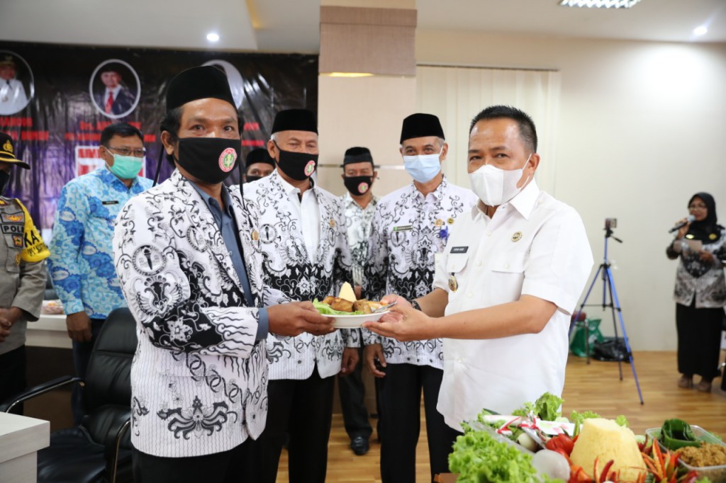 HUT PGRI ke 75 Diperingati, Bupati Minta Utamakan Protokol Kesehatan Saat Sekolah Tatap Muka Dimulai