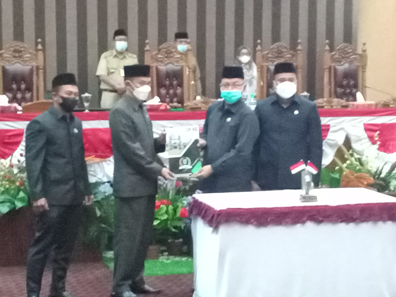 Pj Sekda Tanbu Hadiri Rapat Paripurna DPRD Terkait Rekomendasi LKPJ