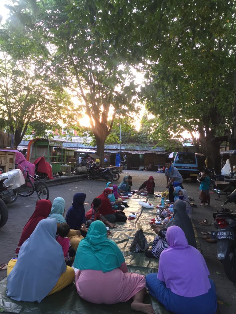 Buka Puasa Bersama Keluarga Anjal Dengan Lesehan