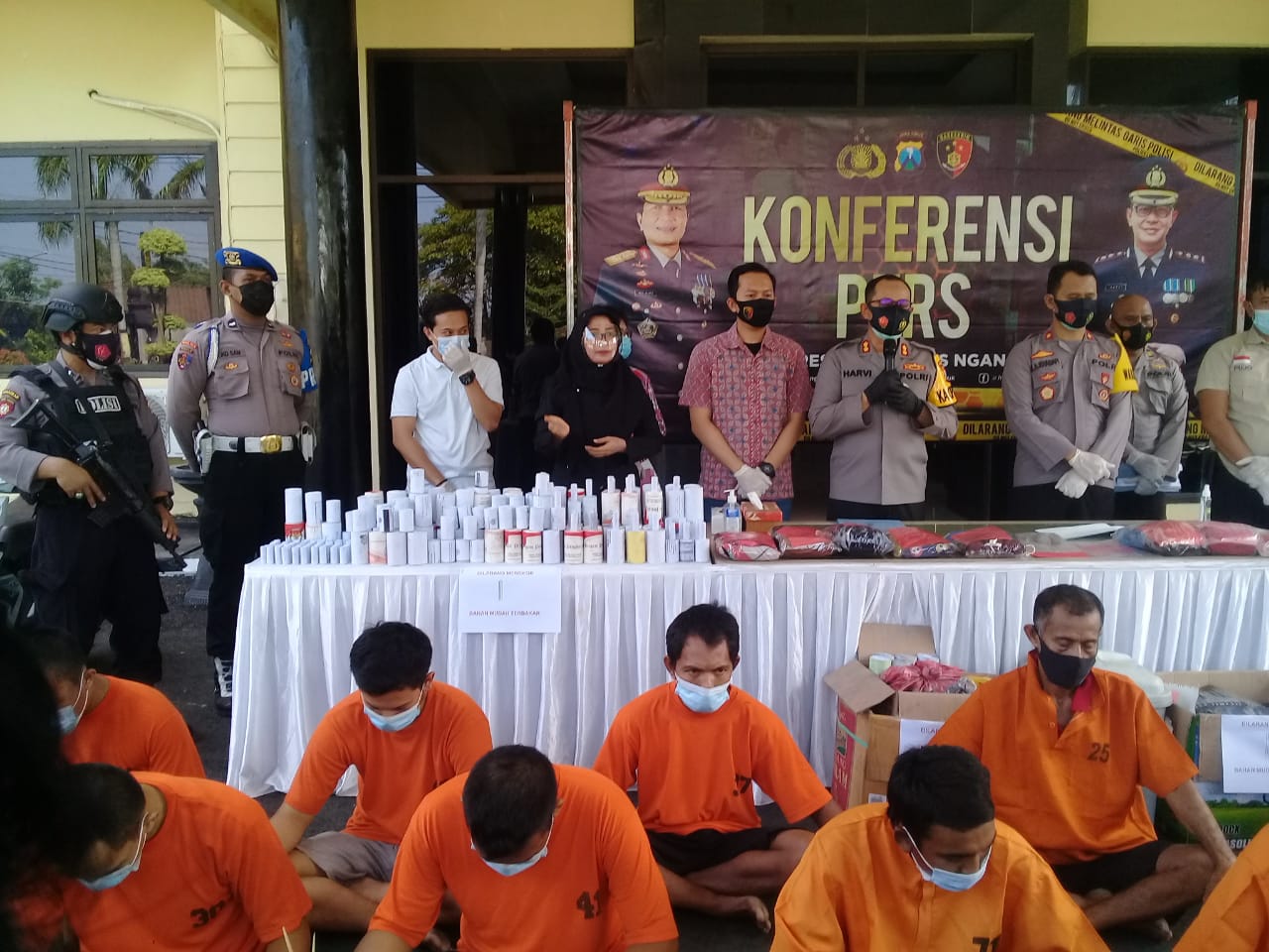 Ungkap Kasus Peracik Mercon dalam Konferensi Pers Polres Nganjuk