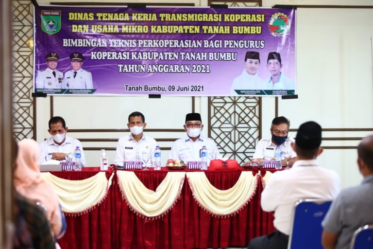 Disnakertrankop UM Latih Pengurus Koperasi