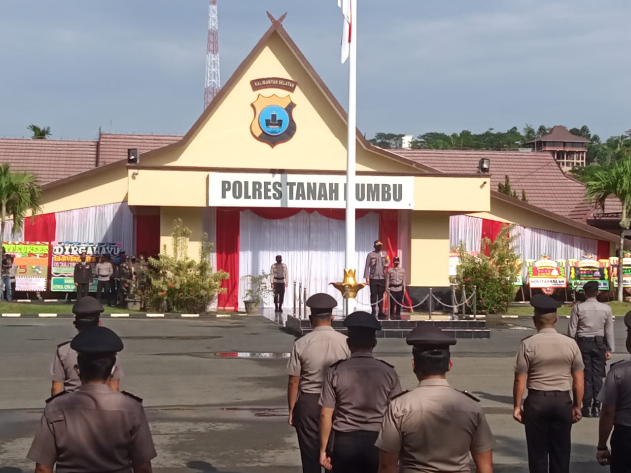 Polres Tanbu Gelar Upacara Korps Raport Kenaikan Pangkat Terhadap 43 Personil