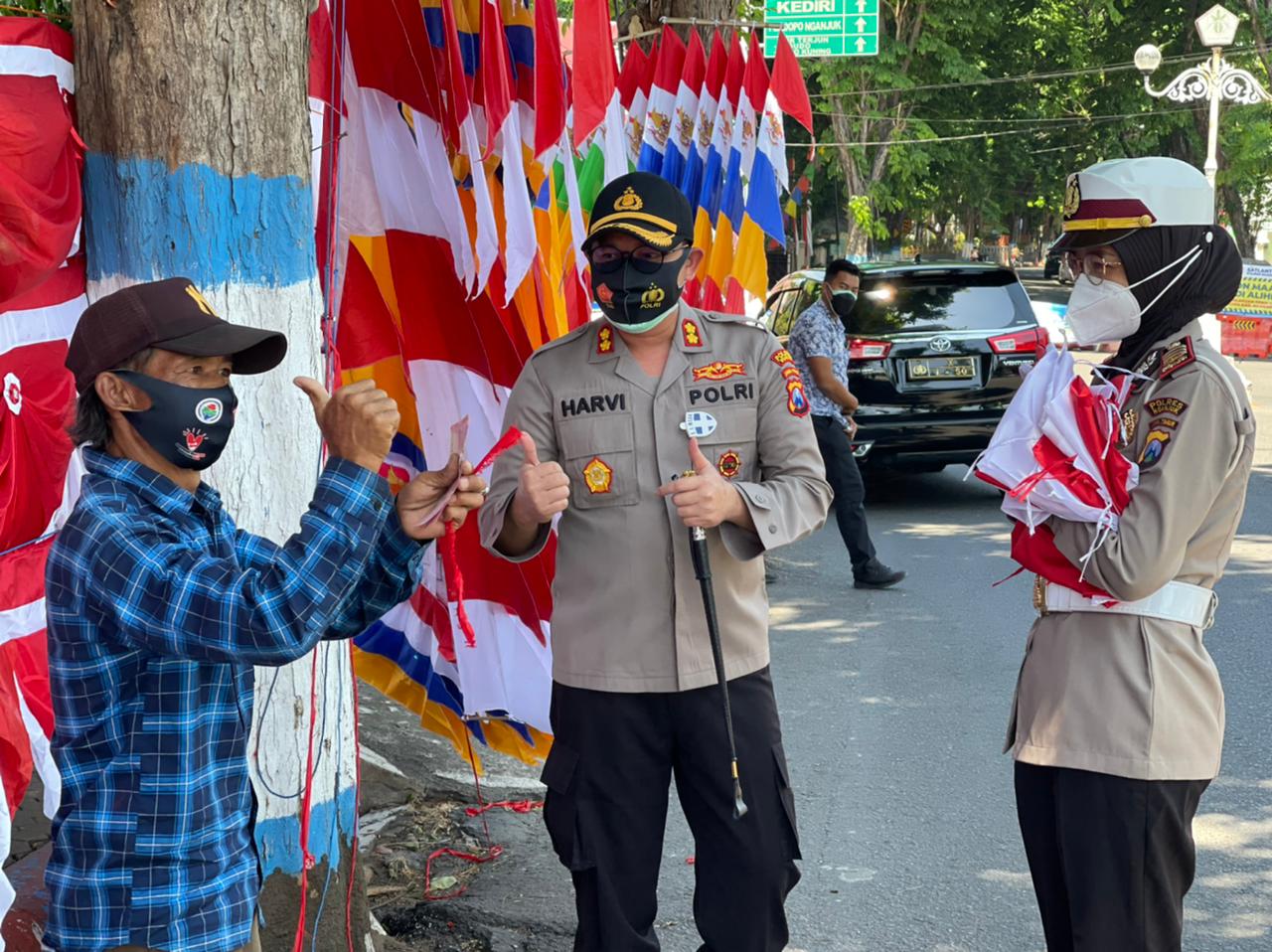 2500 Bendera Merah Putih untuk “Gerakan Serentak Polres Nganjuk Untuk Indonesia Tangguh, Indonesia Tumbuh”