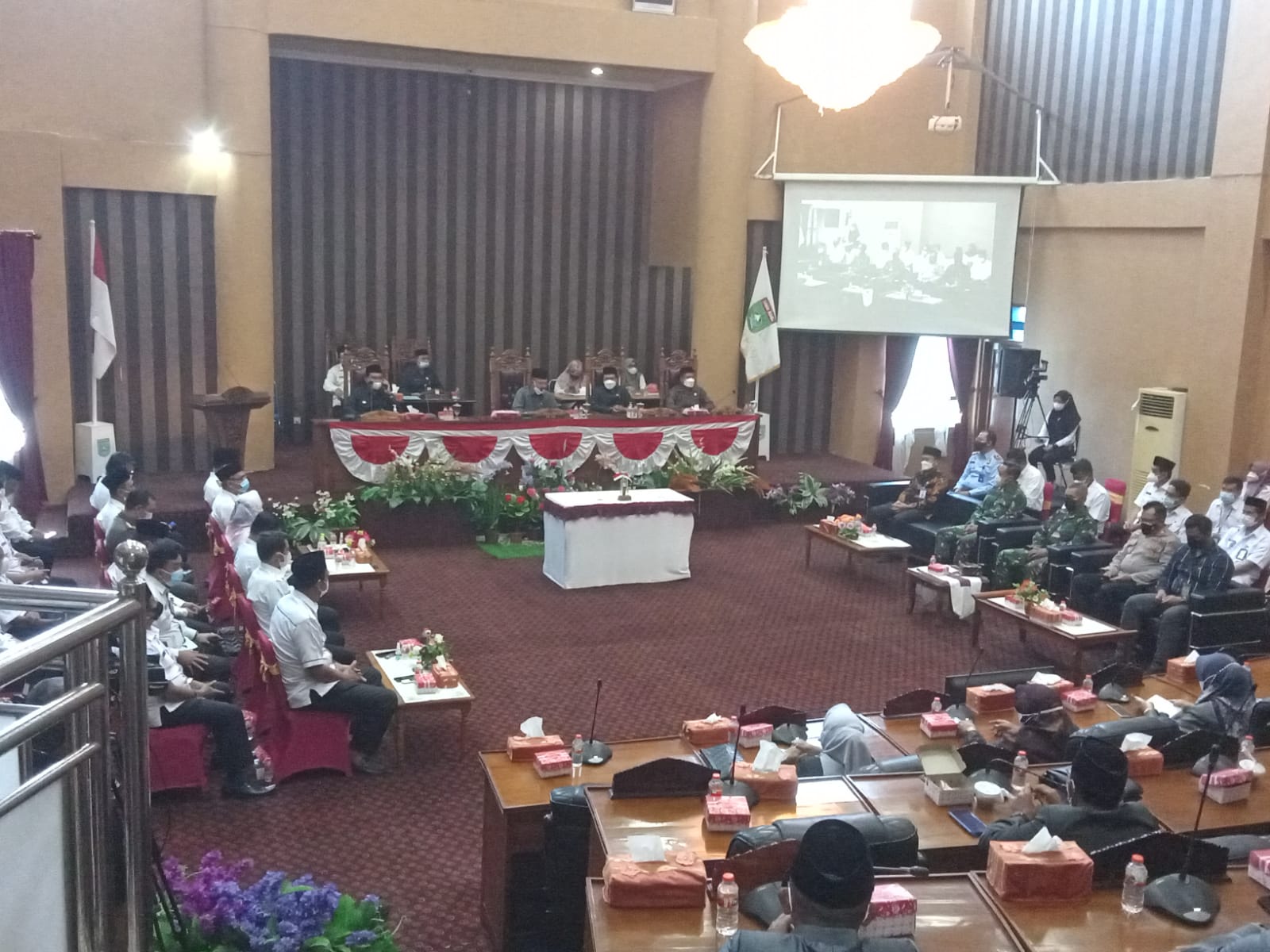 Bupati Tanbu Tandatangani Nota Kesepakatan KUA PPAS Perubahan Tahun 2021