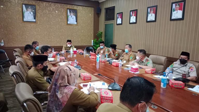 Bupati Tanbu Pimpin Rakor Terkait PPKM