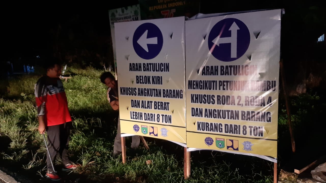 Pemberitahuan Pemindahan Jalur Lalu Lintas Angkutan Barang di Pagatan, Khusus Angkutan Bermuatan 8 Ton Lebih Wajib Belok Kanan 