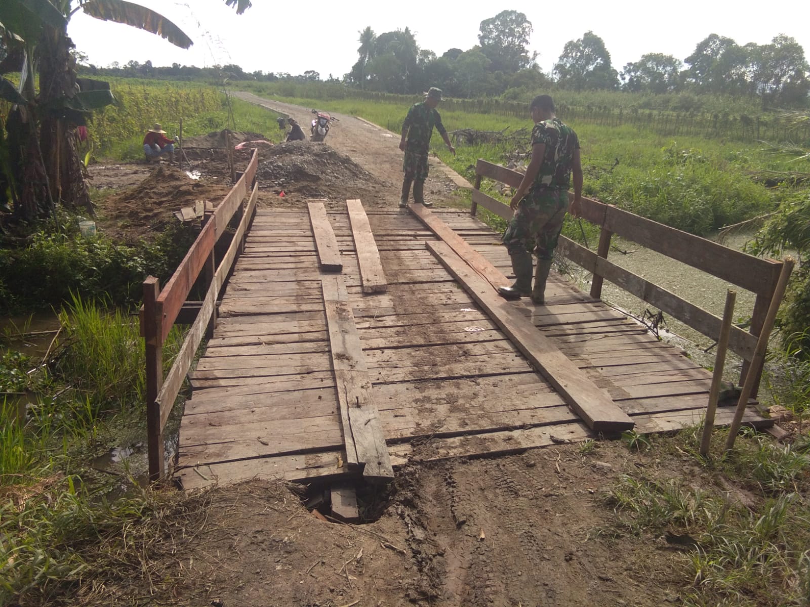 Capai 95 Persen, Lantai Aus Jembatan Dipasang