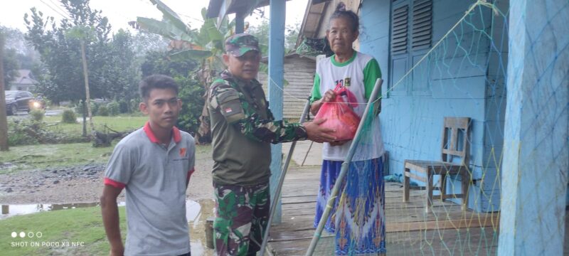 Dari Rumah Ke Rumah, Posko Satu Jiwa Salurkan Sembako Kepada Mereka Yang Berhak