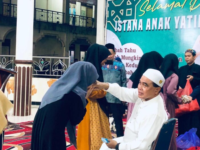 Kunjungan Rutin, Bupati Tanbu Berikan Motivasi Kepada Anak Yatim