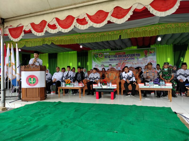 Hadiri HUT PGRI Ke-77, Sekda Tanbu Sebut Peran Penting Guru Bangun Karakter Kebangsaan