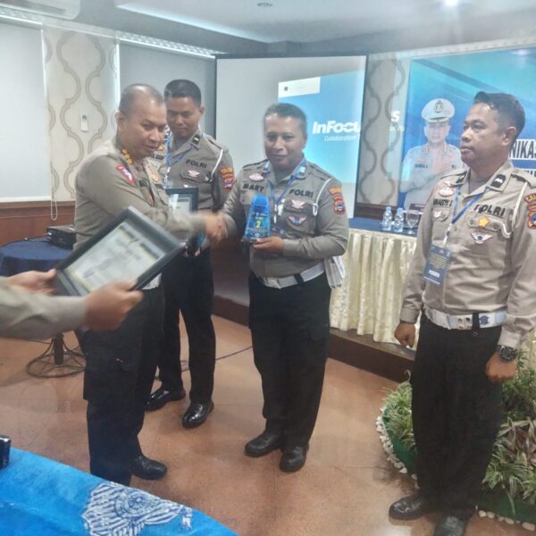 Polres Tanbu Raih Juara 2 Lomba Tertib Kampung Lalu Lintas