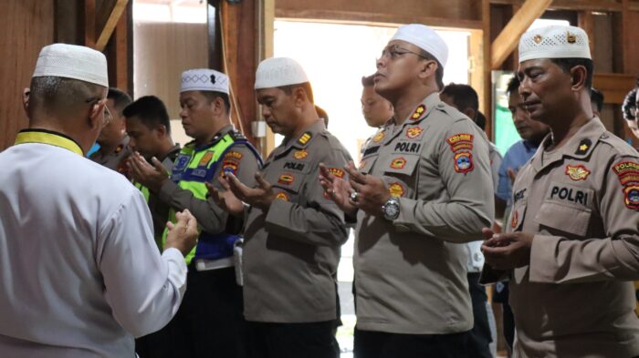 Doakan Korban Gempa Cianjur, Polres Tanah Bumbu Gelar Sholat Gaib