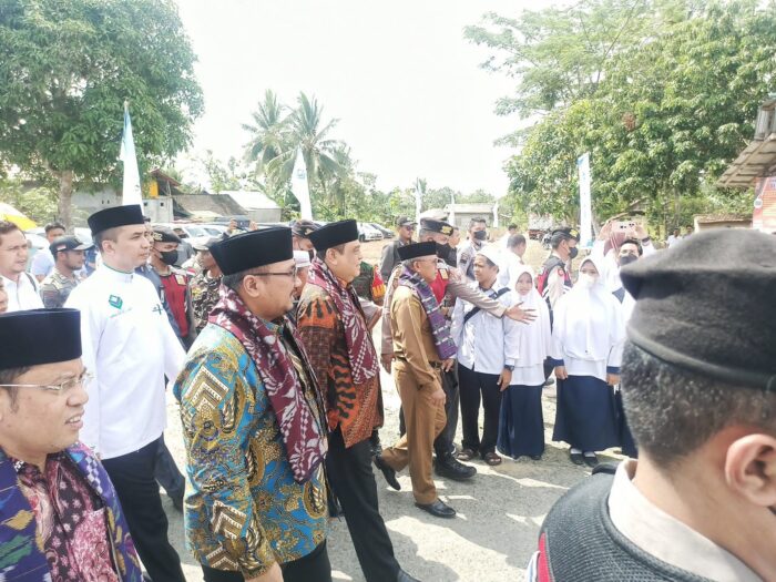 Peluncuran Kampung Zakat, Wakil Bupati Tanbu Dampingi Menteri Agama Di Desa Sukamaju Batulicin