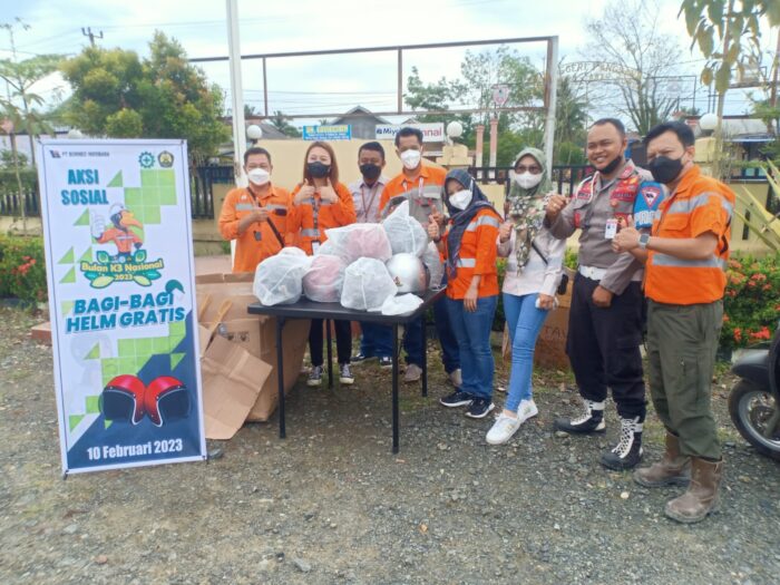 Bagikan 100 Buah Helm, PT BIB Ajak Masyarakat Bangun Budaya Keselamatan Berkendara