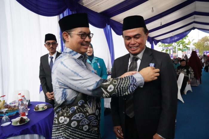 Zairullah Azhar Terima Penghargaan Manggala Karya Kencana dari BKKBN RI