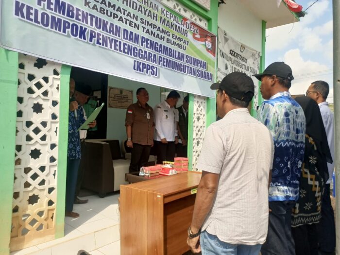 Sukseskan Pesta Demokrasi, KPPS Desa Hidayah Makmur Dilantik