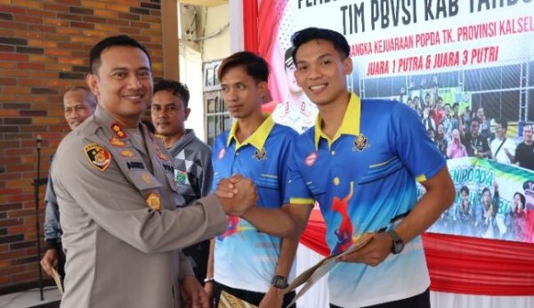 Berprestasi di Popda, Kapolres Berikan Penghargaan Ke Tim PBVSI Tanah Bumbu