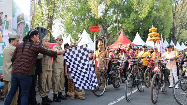 Kapolres Nganjuk, Ajak Masyarakat Mempererat Silaturahmi dengan Gowes Hari Bhayangkara ke 78