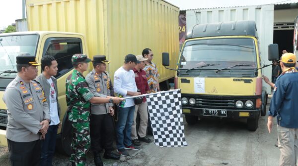 Kapolres Nganjuk dan Ketua KPU Pimpin Apel Kesiapan dan Pengamanan Distribusi Logistik Pemilu 2024, Pastikan Semua Aman Tanpa Hambatan