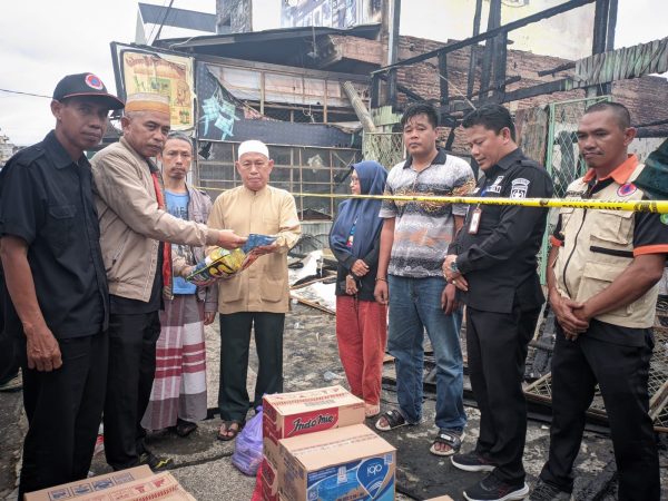 Gerak Cepat, BPBD Tanbu Salurkan Bantuan Kebakaran