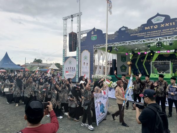 Pawai Ta’aruf Tandai Kemeriahan MTQN ke-XXII Kecamatan Simpang Empat
