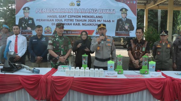 Polres Nganjuk Musnahkan Barang Bukti Hasil Cipta Kondisi Jelang Idulfitri 2025
