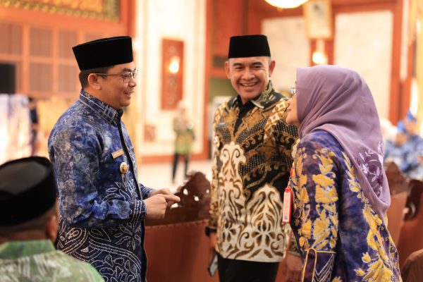 Bupati Andi Rudi Latif Hadiri Pengukuhan Ketua Dekranasda Provinsi Kalsel