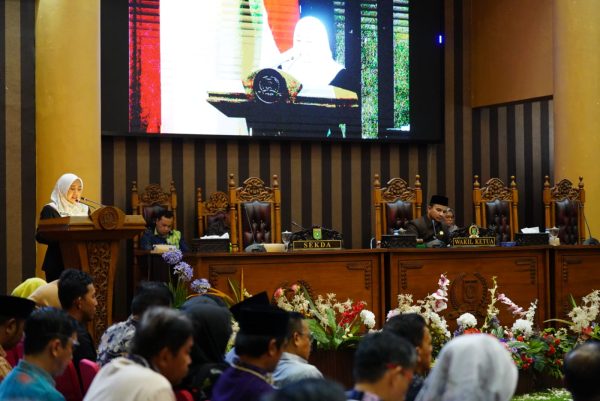 DPRD Tanbu Dengarkan Jawaban Bupati Atas Pemandangan Fraksi Terkait Dua Raperda