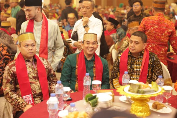 Merajut Kebersamaan, Bupati Tanbu Hadiri Pengukuhan BPP KKSS 2025–2030