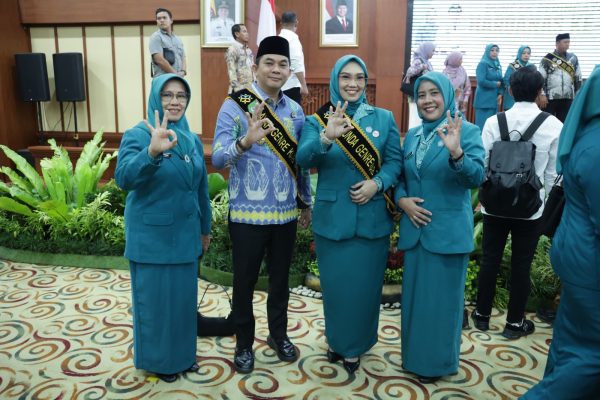 Andi Rudi Latif dan Andi Irmayani Rudi Latif Dikukuhkan Sebagai Ayah dan Bunda GenRe Tanbu