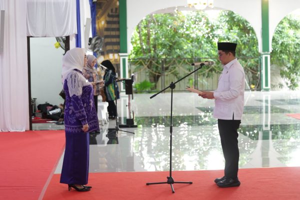 Bupati Andi Rudi Latif Kukuhkan Ketua Dekranasda Tanah Bumbu Masa Bakti 2025-2030