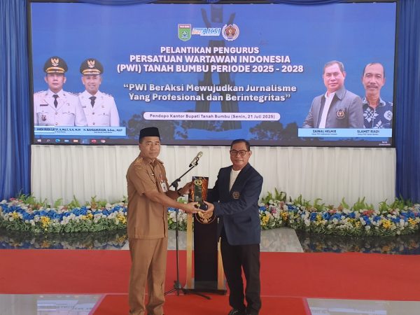 Pengurus PWI Tanbu 2025–2028 Dilantik, Bupati Tekankan Profesionalisme Wartawan sebagai Mitra Strategis Daerah