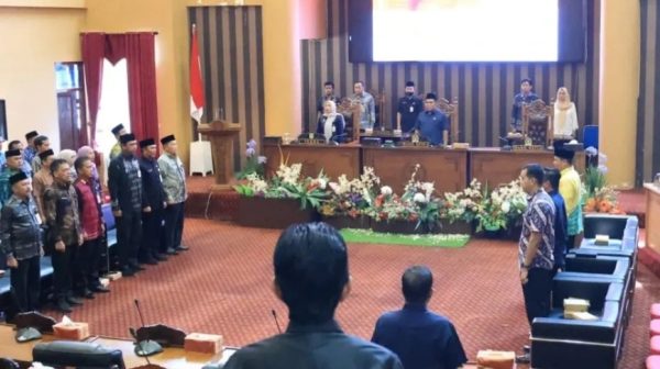 Rapat Paripurna DPRD Tanbu, Dengarkan Jawaban Bupat Atas Pemandangan Umum Fraksi