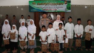 Polres Nganjuk Peringati Maulid Nabi, Santuni Yatim Piatu dan Warga Kurang Mampu