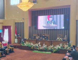 Bupati Sampaikan Pendapat Terhadap Dua Raperda DPRD Tanah Bumbu
