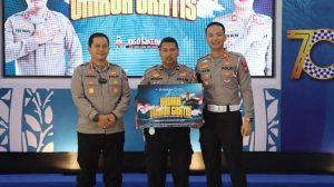 Kapolres Nganjuk Hadiahkan Umroh untuk Anggota Satlantas Berprestasi di Puncak HUT Lalu Lintas ke-70