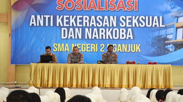 Polres Nganjuk Sosialisasikan Penanggulangan Kekerasan Seksual dan Narkoba di SMA Negeri 2 Nganjuk