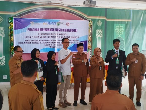 Siapkan SDM Kompeten, Bupati Tanbu Buka Pelatihan Keperawatan Lansia