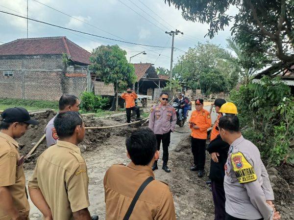 Kapolres Nganjuk Apresiasi Langkah Cepat Polsek Rejoso Tangani Jalan Ambles Penghubung Dua Desa
