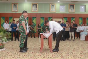 Bupati Andi Rudi Latif Teken Kesepakatan, Tegaskan Dukungan Pembangunan Makodam di Kalsel